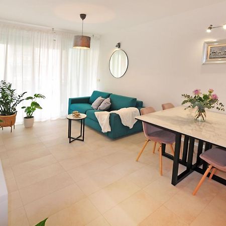 Family Apartment Noel - Omiš Exteriör bild