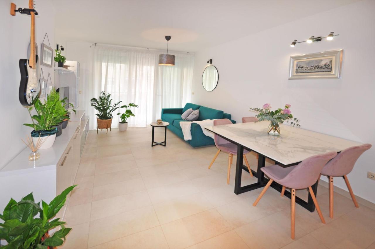 Family Apartment Noel - Omiš Exteriör bild