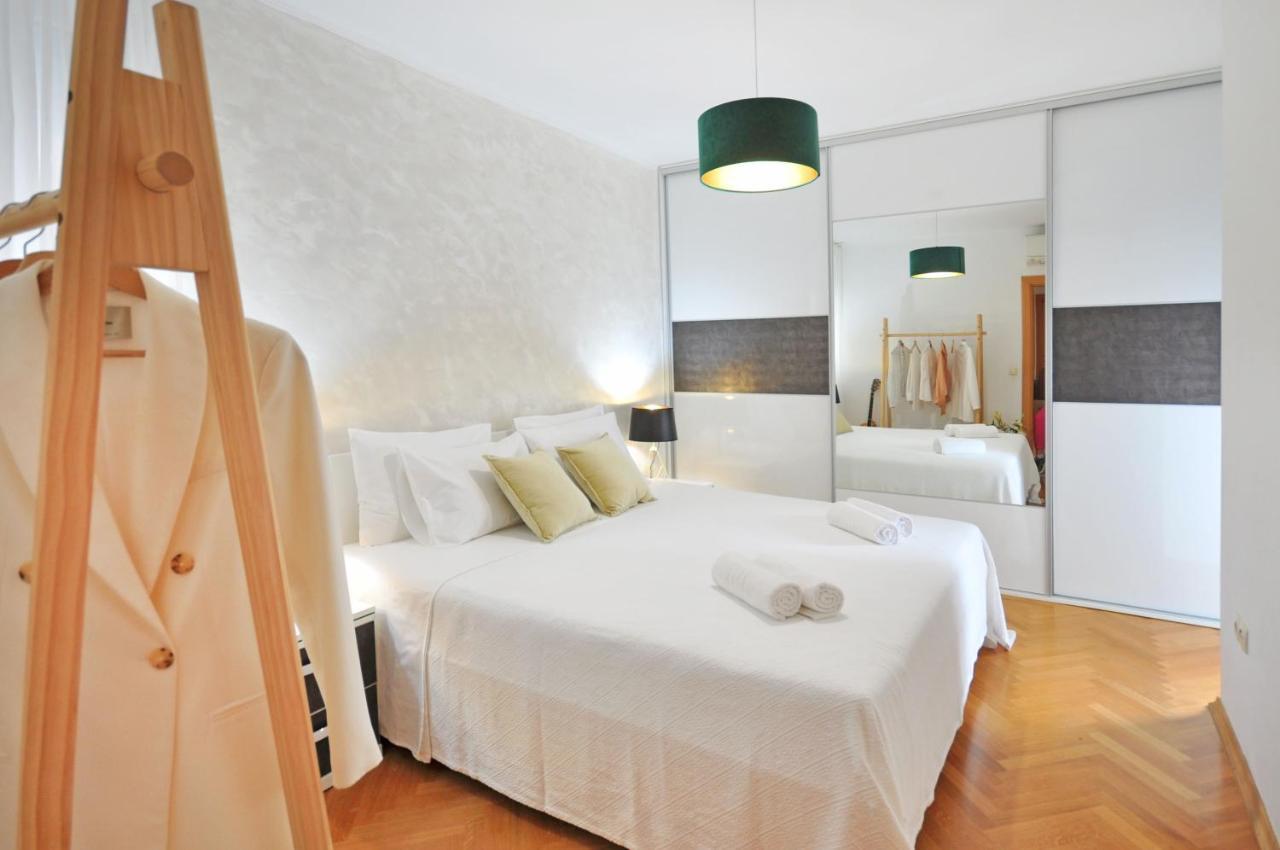 Family Apartment Noel - Omiš Exteriör bild