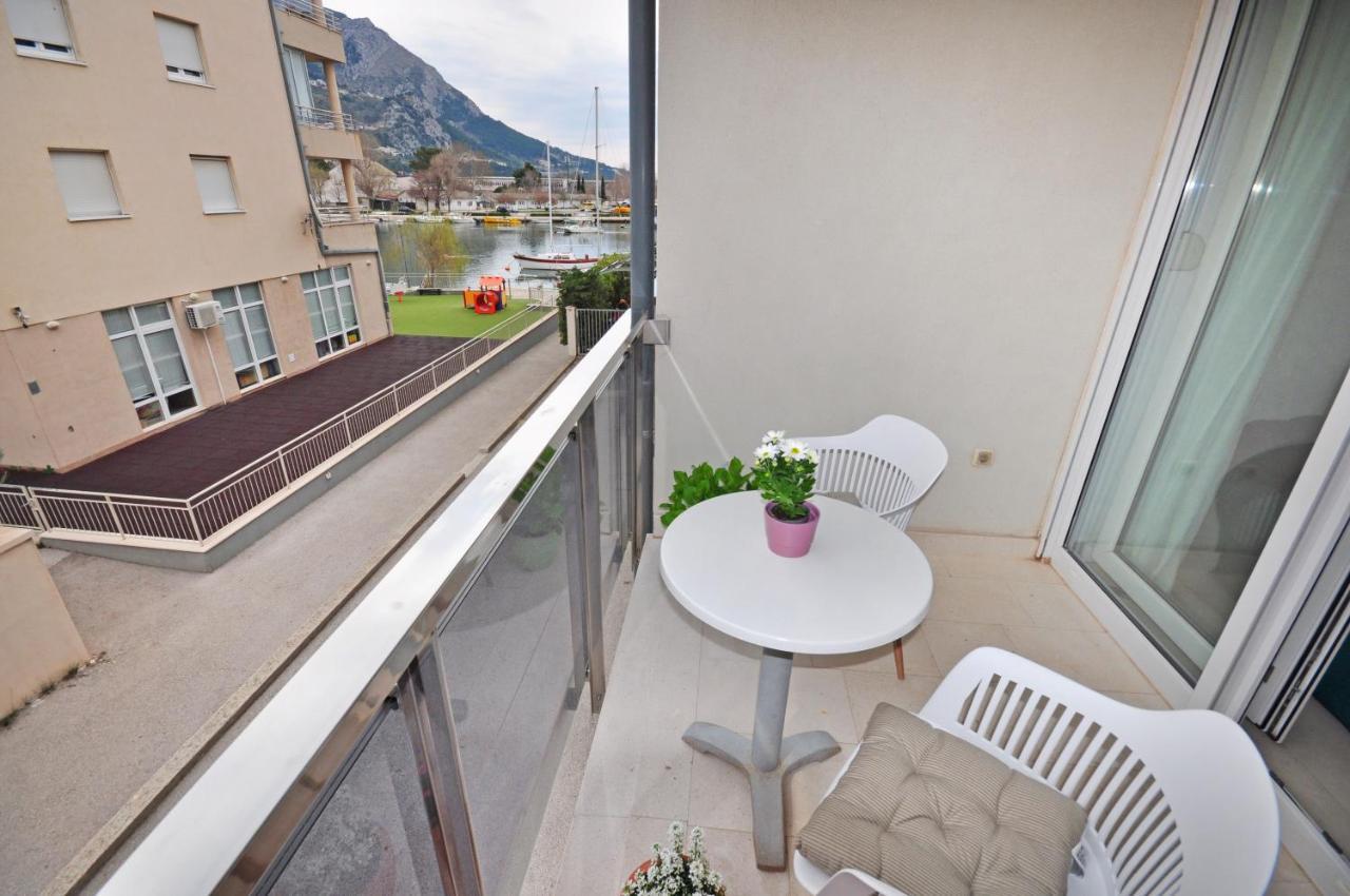 Family Apartment Noel - Omiš Exteriör bild