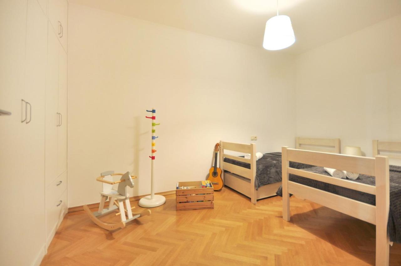 Family Apartment Noel - Omiš Exteriör bild