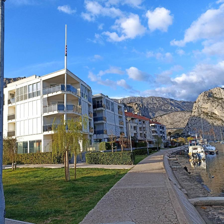 Family Apartment Noel - Omiš Exteriör bild