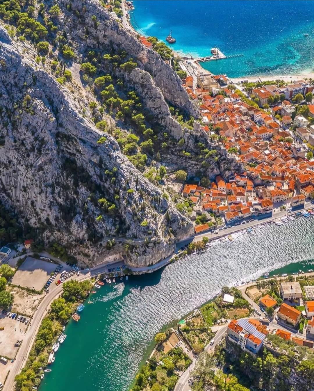 Family Apartment Noel - Omiš Exteriör bild